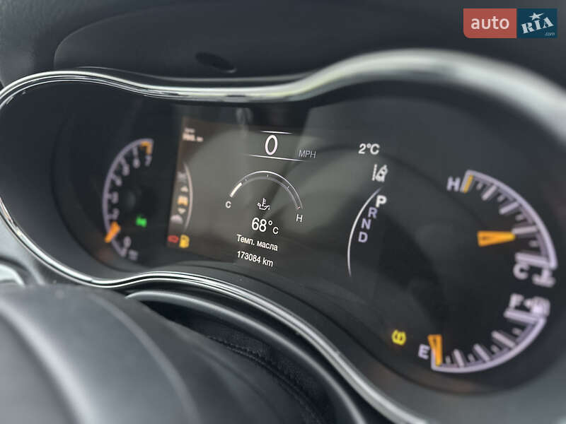 Внедорожник / Кроссовер Jeep Grand Cherokee 2016 в Львове