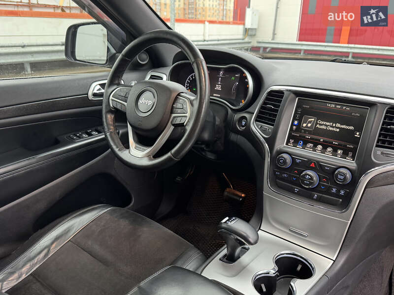 Внедорожник / Кроссовер Jeep Grand Cherokee 2015 в Киеве