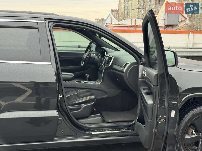 Внедорожник / Кроссовер Jeep Grand Cherokee 2015 в Киеве