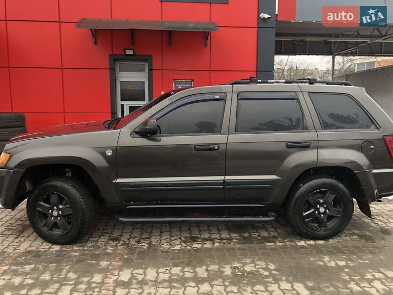 Внедорожник / Кроссовер Jeep Grand Cherokee 2005 в Калуше