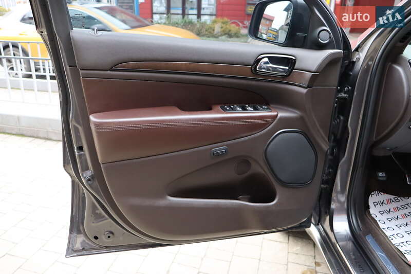 Внедорожник / Кроссовер Jeep Grand Cherokee 2014 в Львове