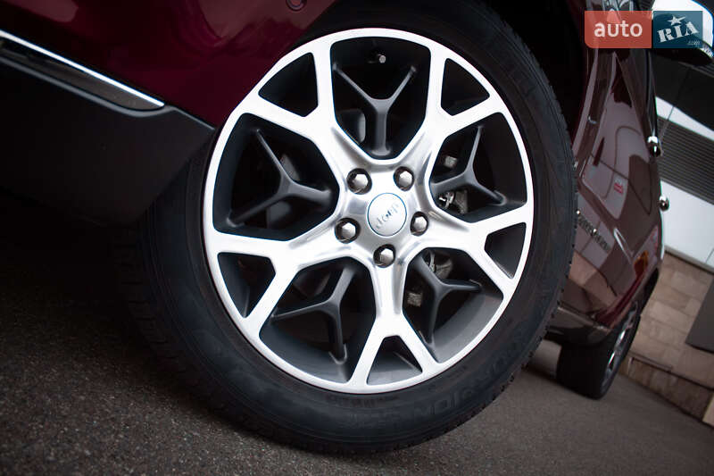 Внедорожник / Кроссовер Jeep Grand Cherokee 2017 в Киеве фото 8 Внедорожник / Кроссовер Jeep Grand Cherokee 2017 в Киеве