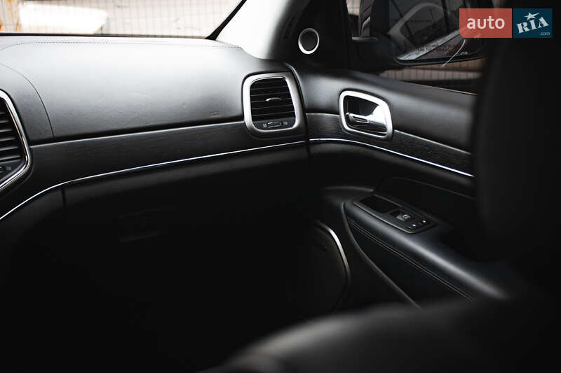 Внедорожник / Кроссовер Jeep Grand Cherokee 2017 в Киеве фото 29 Внедорожник / Кроссовер Jeep Grand Cherokee 2017 в Киеве