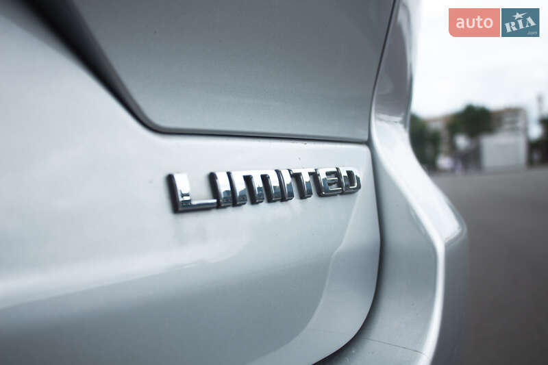 Внедорожник / Кроссовер Jeep Grand Cherokee 2022 в Киеве