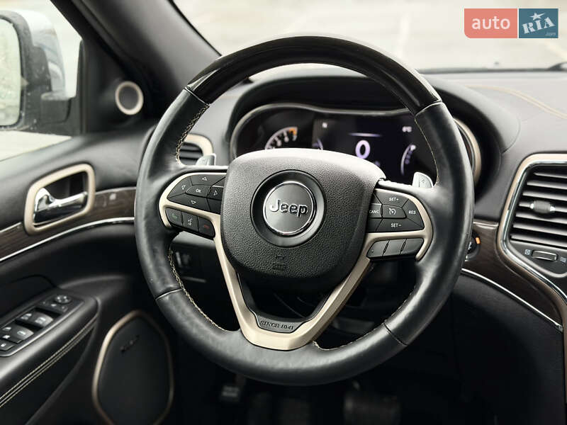 Позашляховик / Кросовер Jeep Grand Cherokee 2016 в Києві