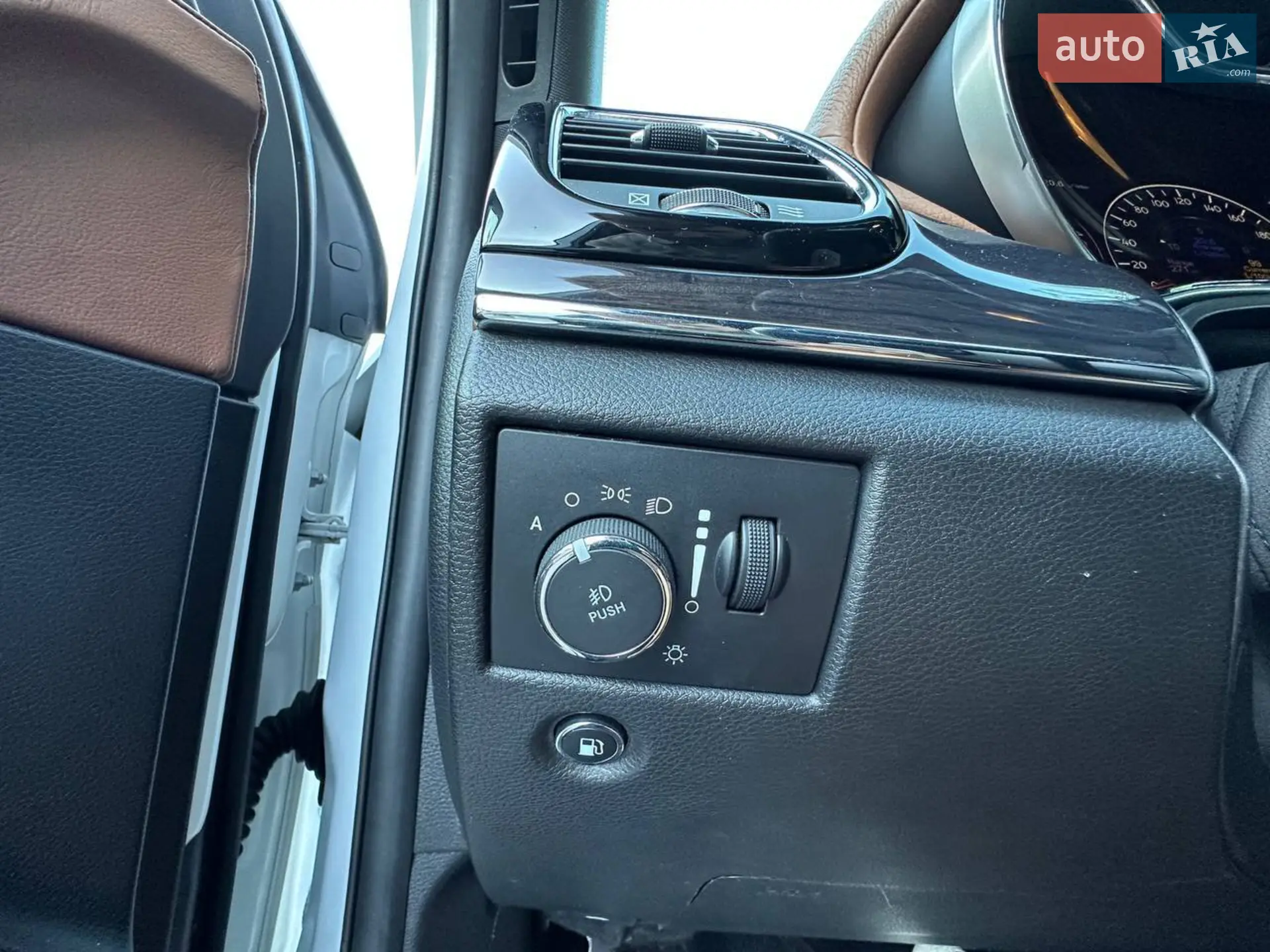 2020 Jeep Grand Cherokee - мініатюра 39