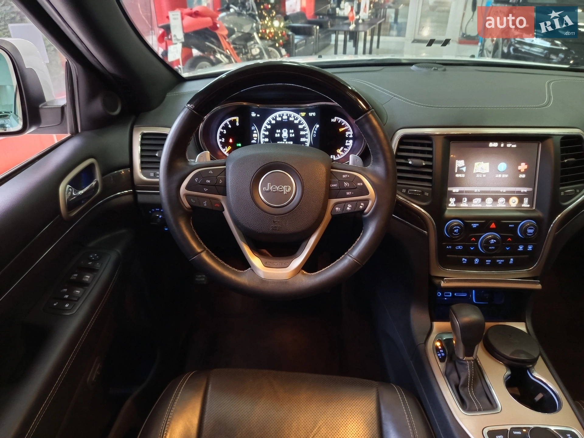 2016 Jeep Grand Cherokee - мініатюра 16