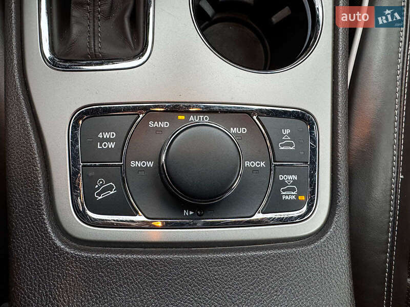 Внедорожник / Кроссовер Jeep Grand Cherokee 2018 в Киеве фото 27 Внедорожник / Кроссовер Jeep Grand Cherokee 2018 в Киеве