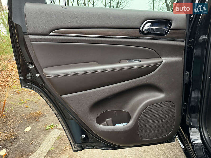 Внедорожник / Кроссовер Jeep Grand Cherokee 2018 в Киеве фото 31 Внедорожник / Кроссовер Jeep Grand Cherokee 2018 в Киеве