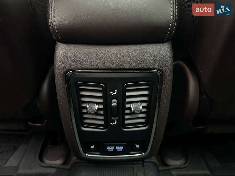 Внедорожник / Кроссовер Jeep Grand Cherokee 2018 в Киеве фото 34 Внедорожник / Кроссовер Jeep Grand Cherokee 2018 в Киеве