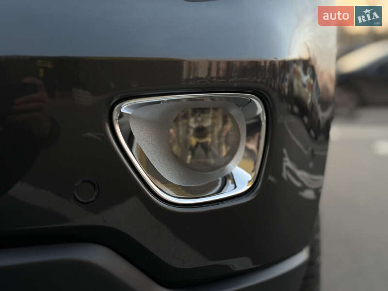 Внедорожник / Кроссовер Jeep Grand Cherokee 2011 в Киеве