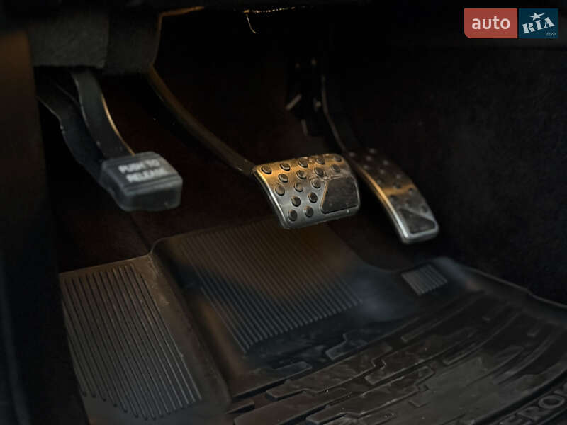 Внедорожник / Кроссовер Jeep Grand Cherokee 2011 в Киеве