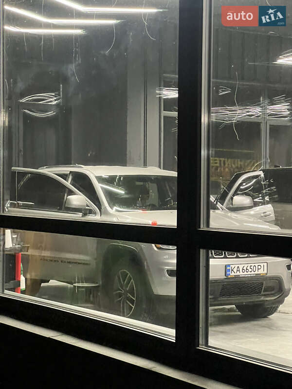 Внедорожник / Кроссовер Jeep Grand Cherokee 2019 в Киеве