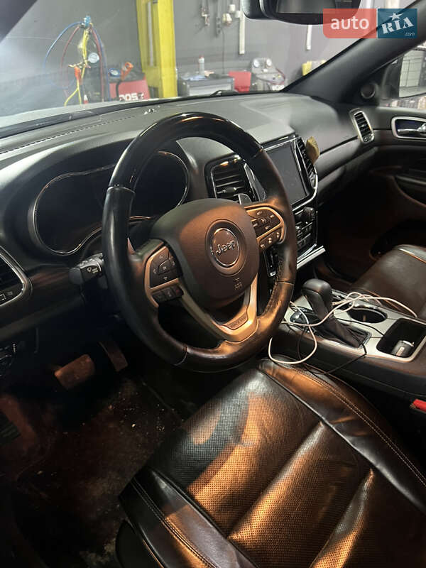 Внедорожник / Кроссовер Jeep Grand Cherokee 2019 в Киеве