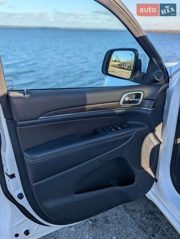 Позашляховик / Кросовер Jeep Grand Cherokee 2015 в Києві фото 10 Позашляховик / Кросовер Jeep Grand Cherokee 2015 в Києві