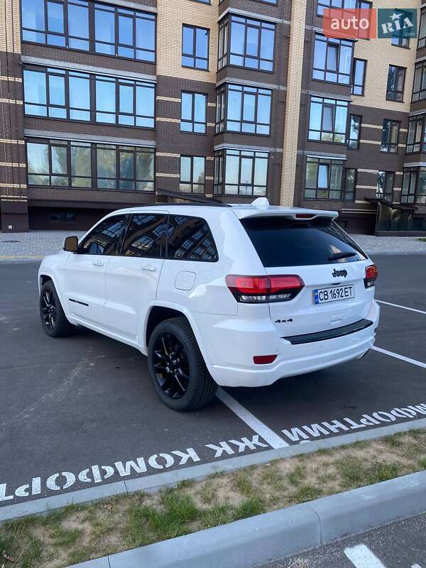 Позашляховик / Кросовер Jeep Grand Cherokee 2017 в Чернігові