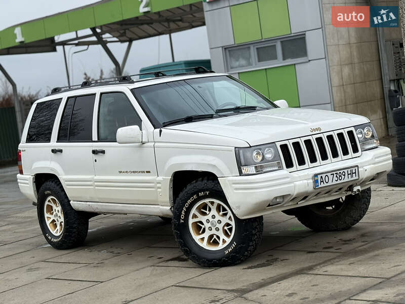 Внедорожник / Кроссовер Jeep Grand Cherokee 1995 в Хусте