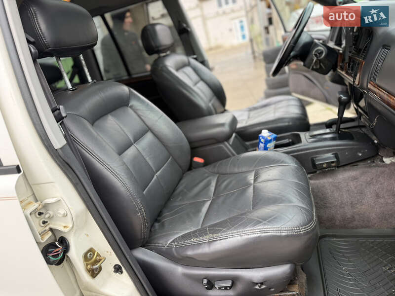 Внедорожник / Кроссовер Jeep Grand Cherokee 1995 в Хусте