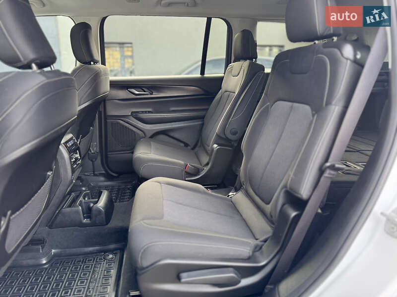 Внедорожник / Кроссовер Jeep Grand Cherokee 2023 в Львове