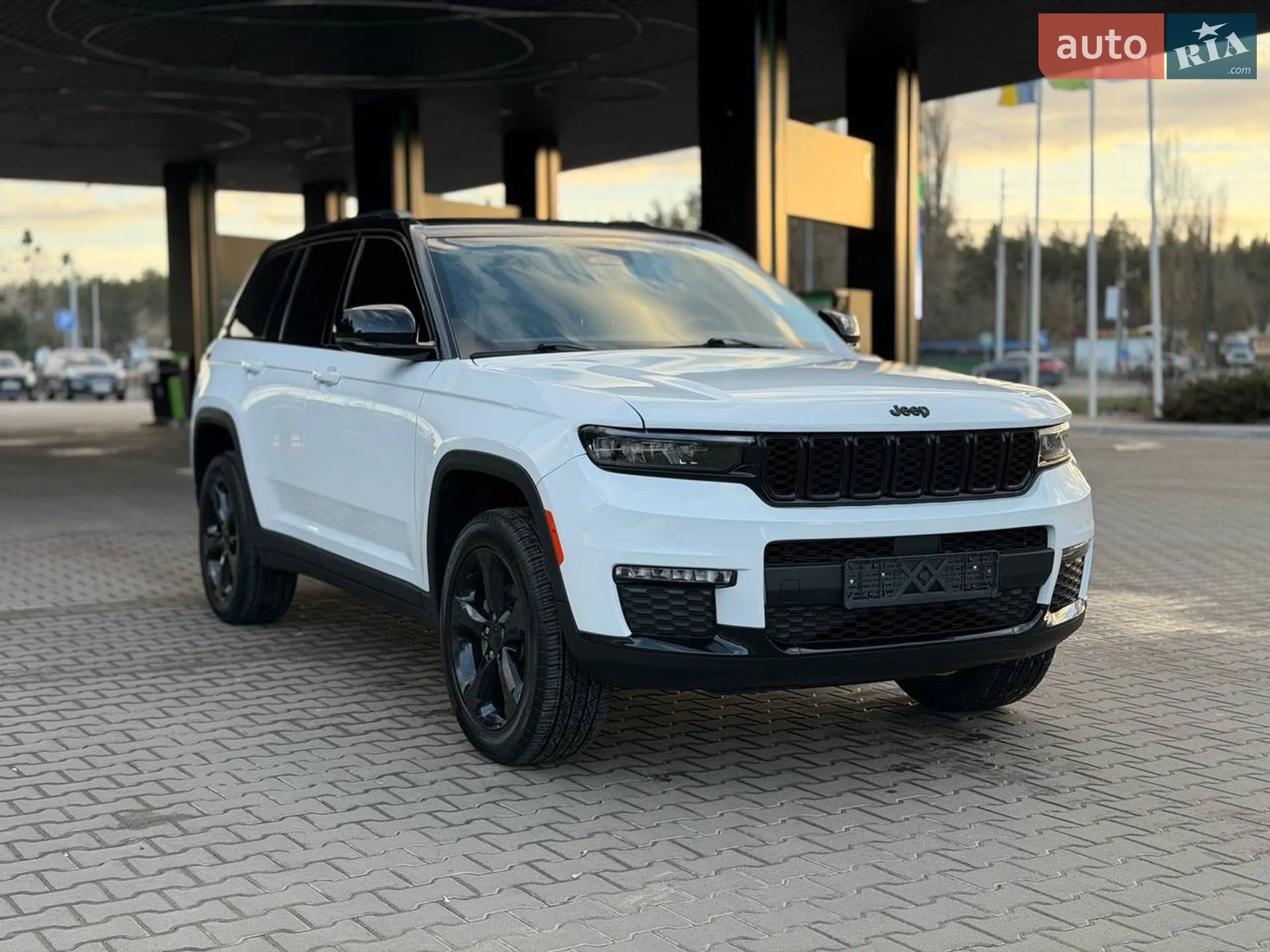 2022 Jeep Grand Cherokee - мініатюра 8