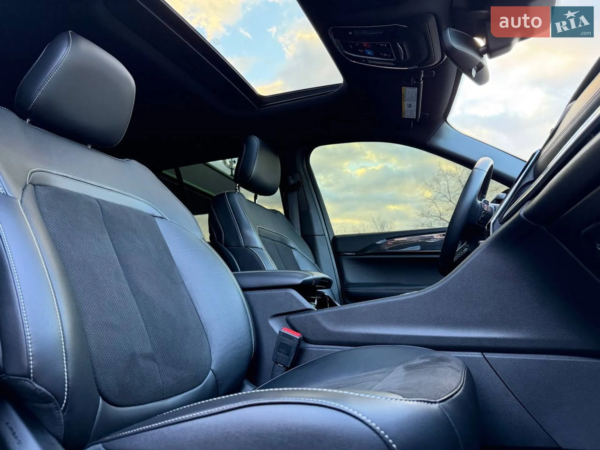 2022 Jeep Grand Cherokee - мініатюра 29