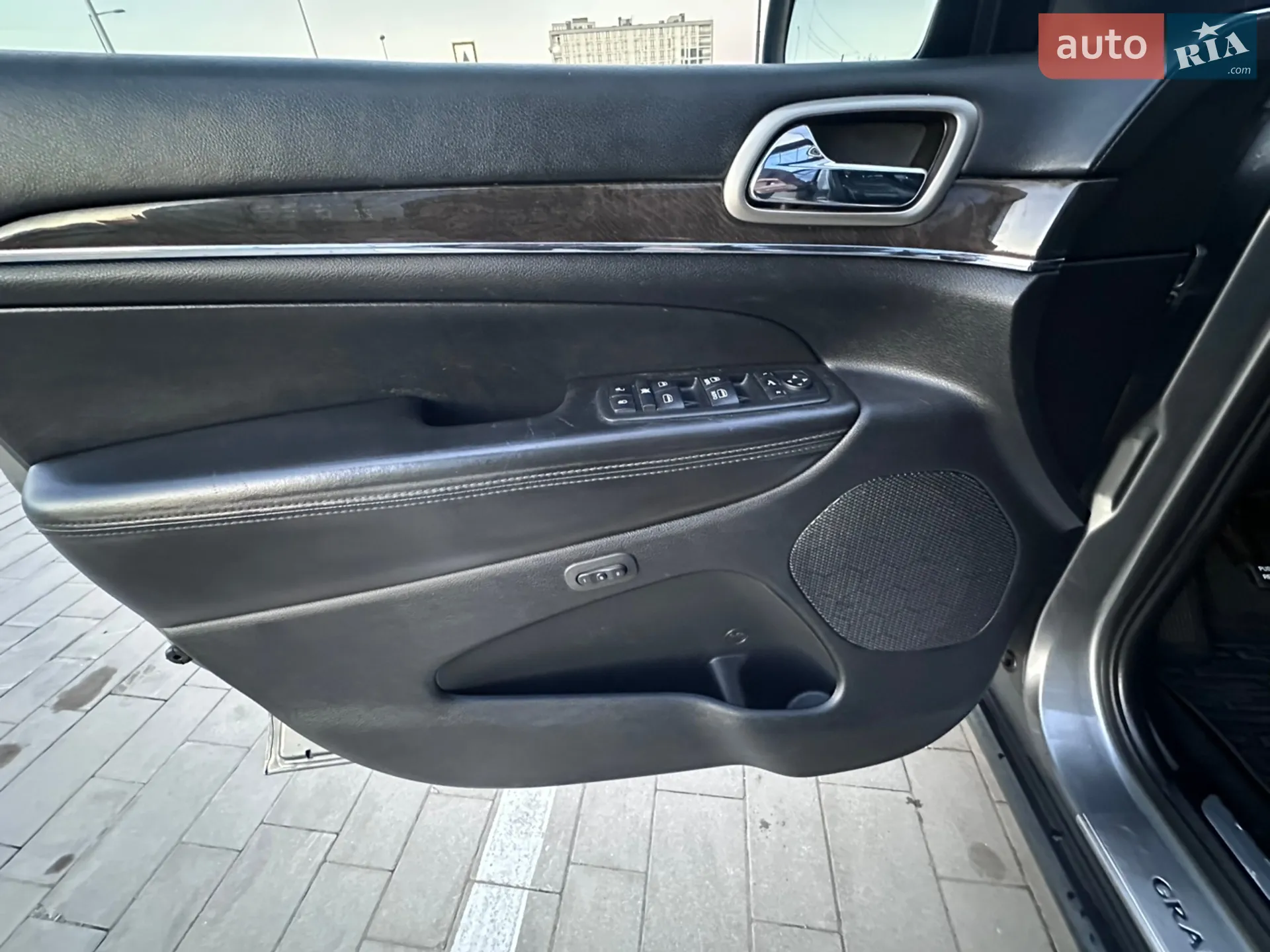 2011 Jeep Grand Cherokee - мініатюра 25
