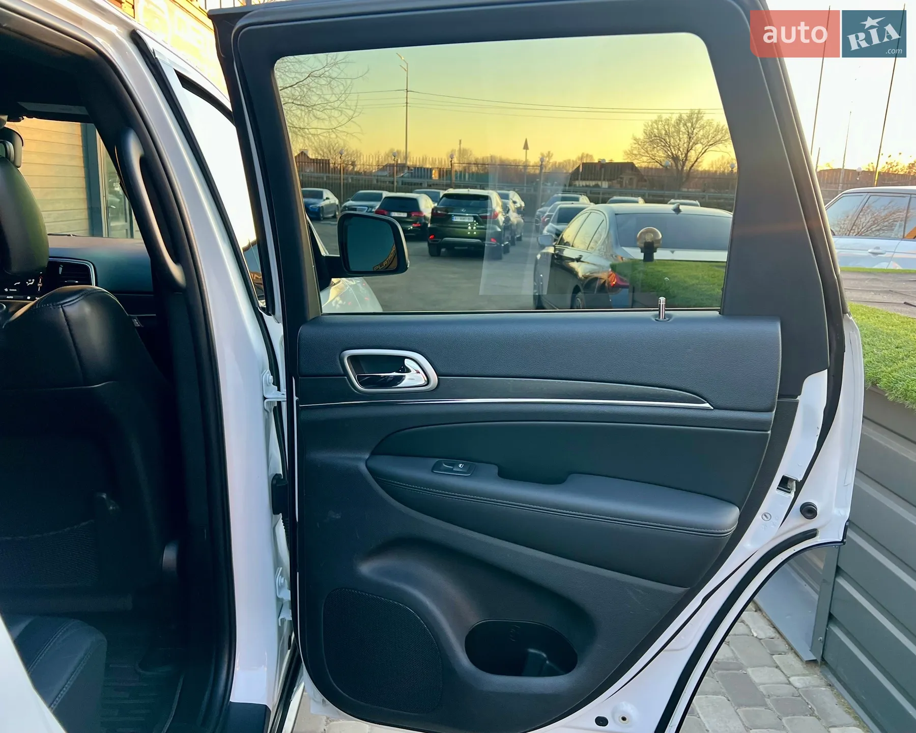 2018 Jeep Grand Cherokee - мініатюра 34