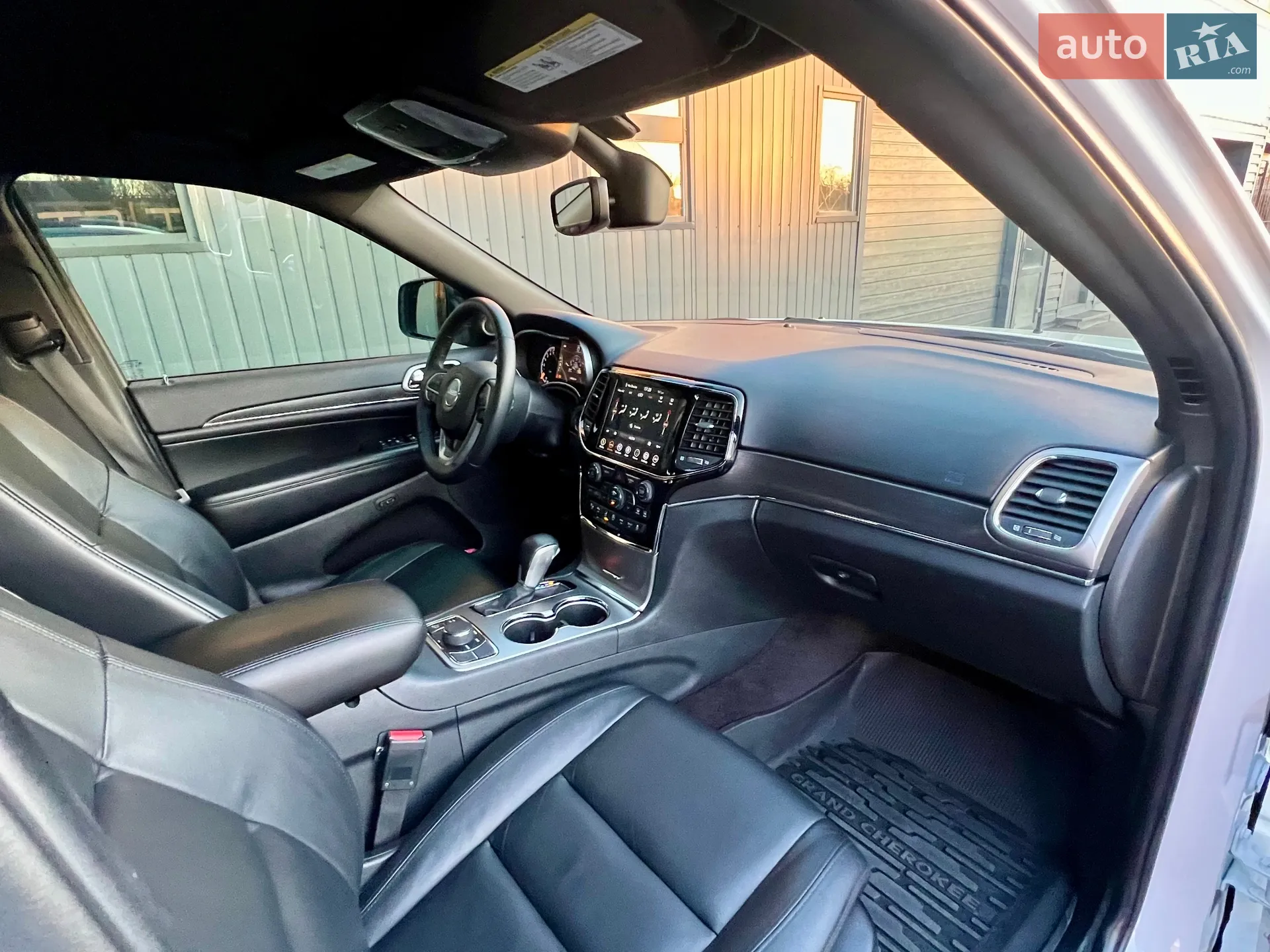 2018 Jeep Grand Cherokee - мініатюра 45