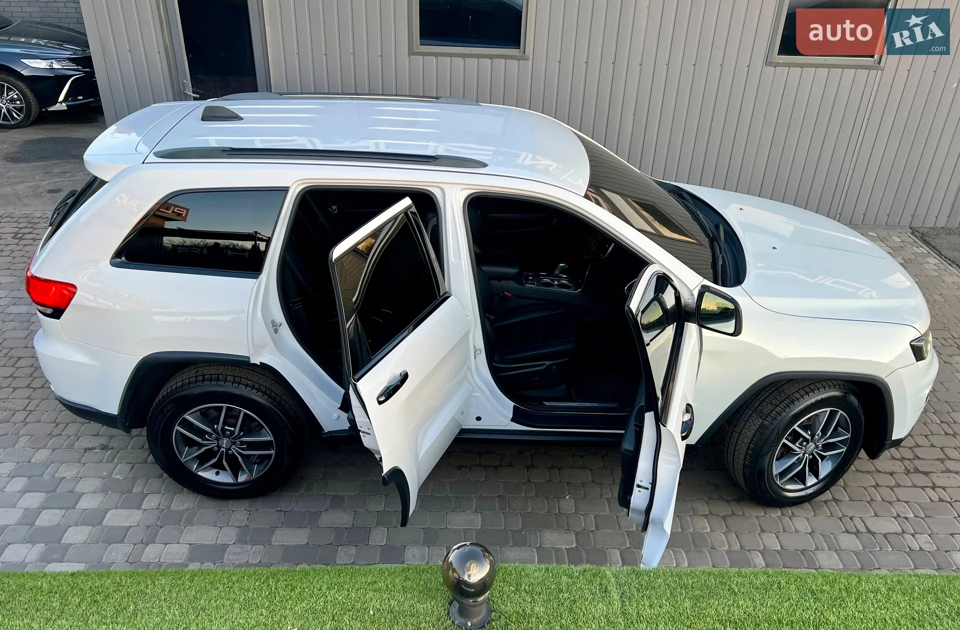 2018 Jeep Grand Cherokee - мініатюра 76