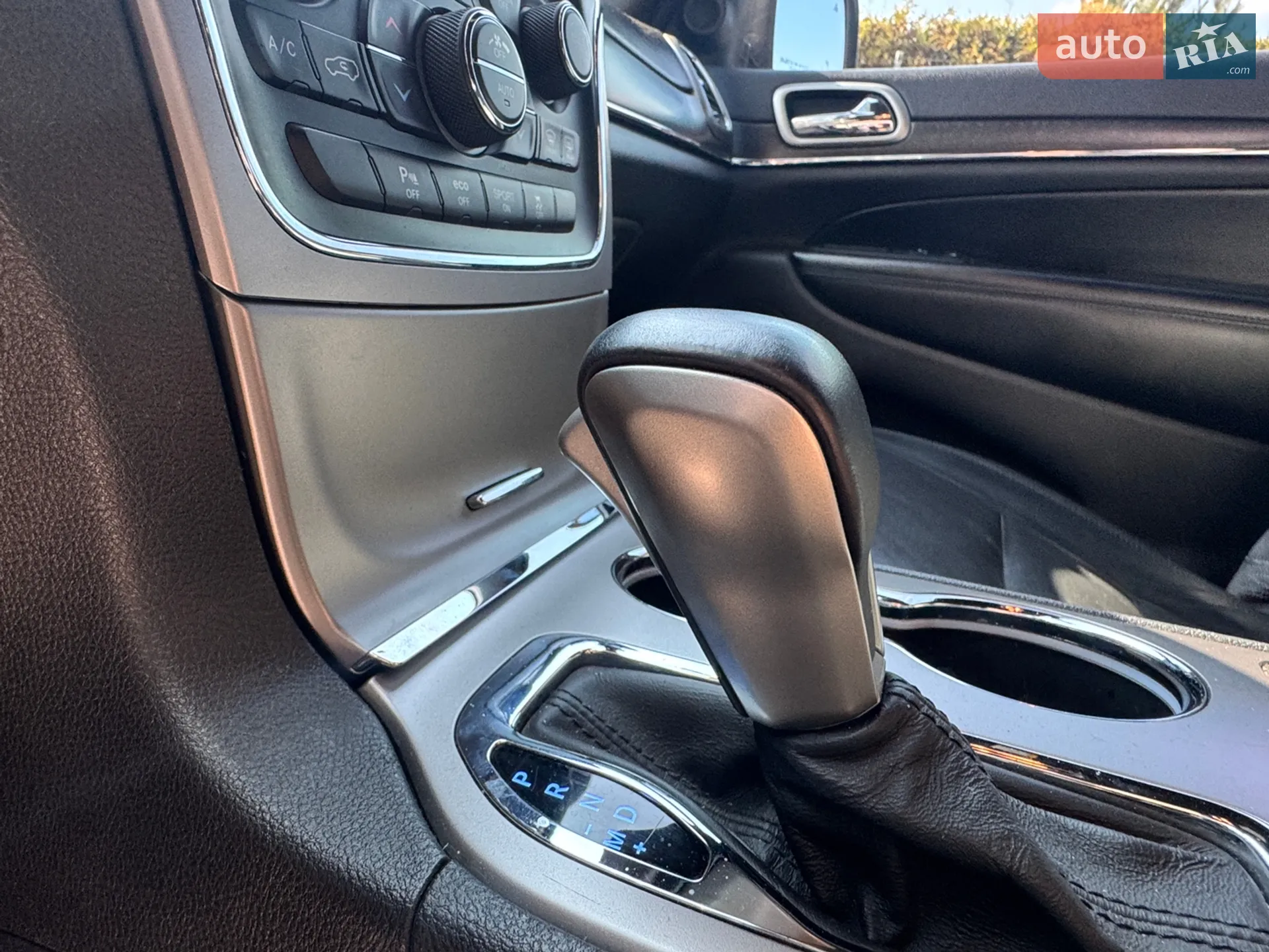 2018 Jeep Grand Cherokee - мініатюра 15