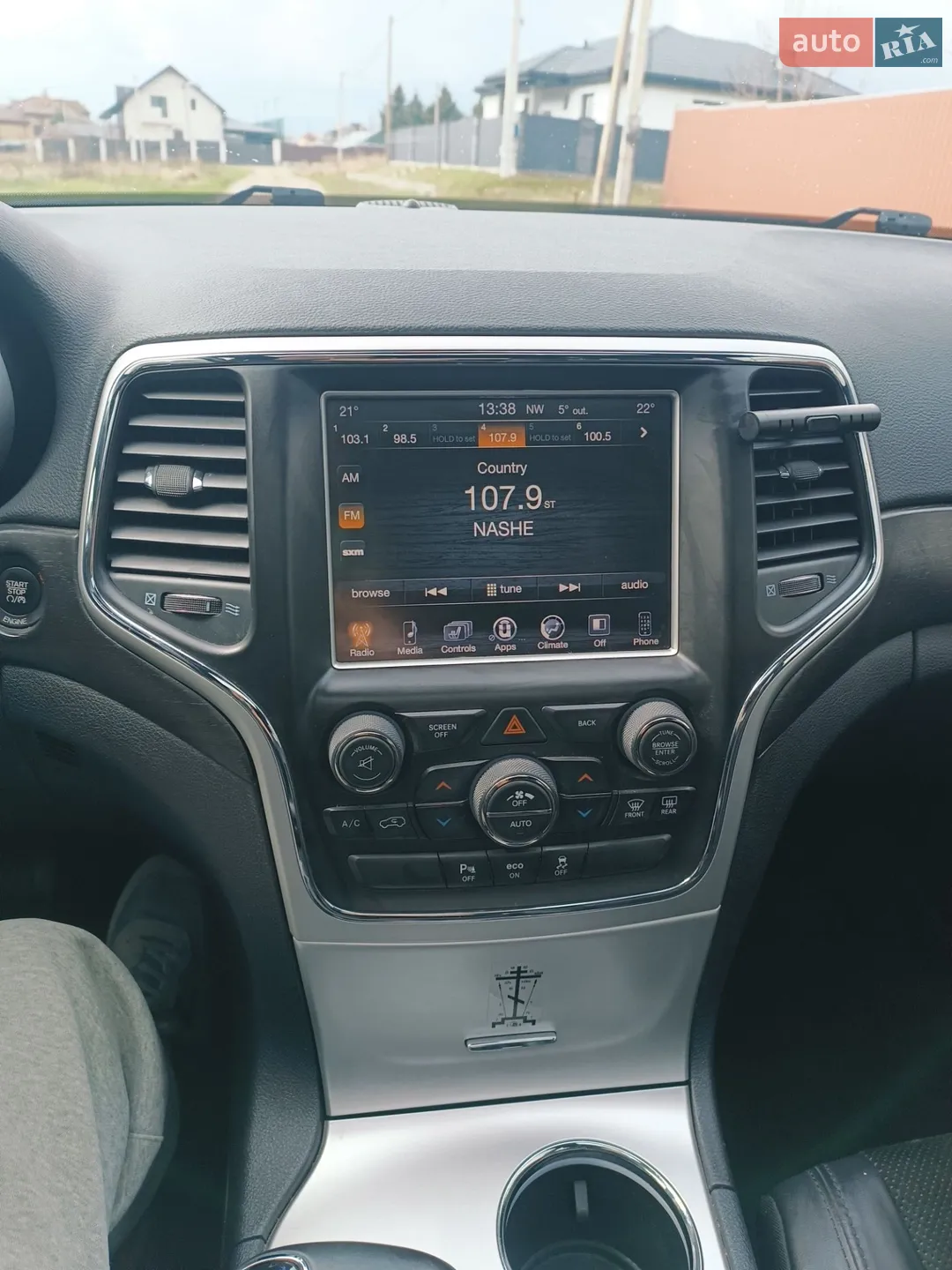 Jeep Grand Cherokee 2015 VIN 1C4RJFAG3FC224793 фото оголошення 4 з 20