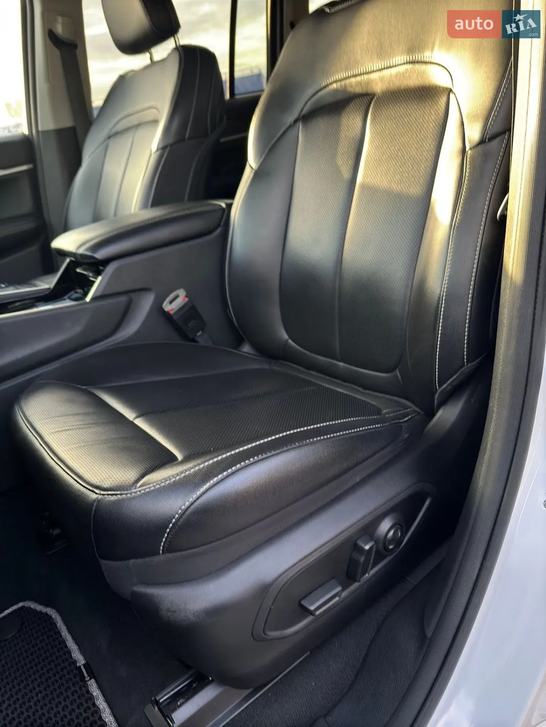 2023 Jeep Grand Cherokee - мініатюра 11