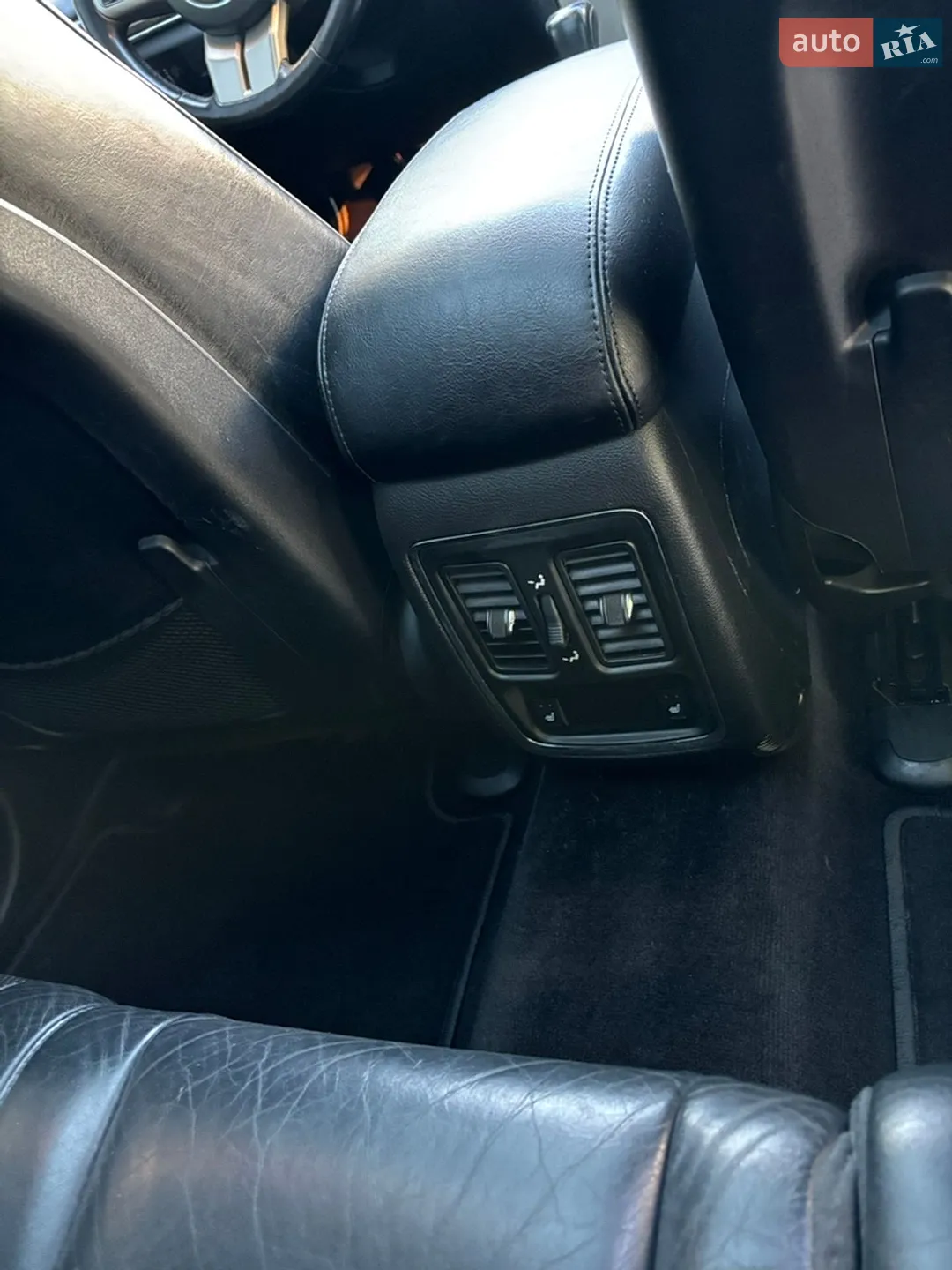 2011 Jeep Grand Cherokee - мініатюра 32