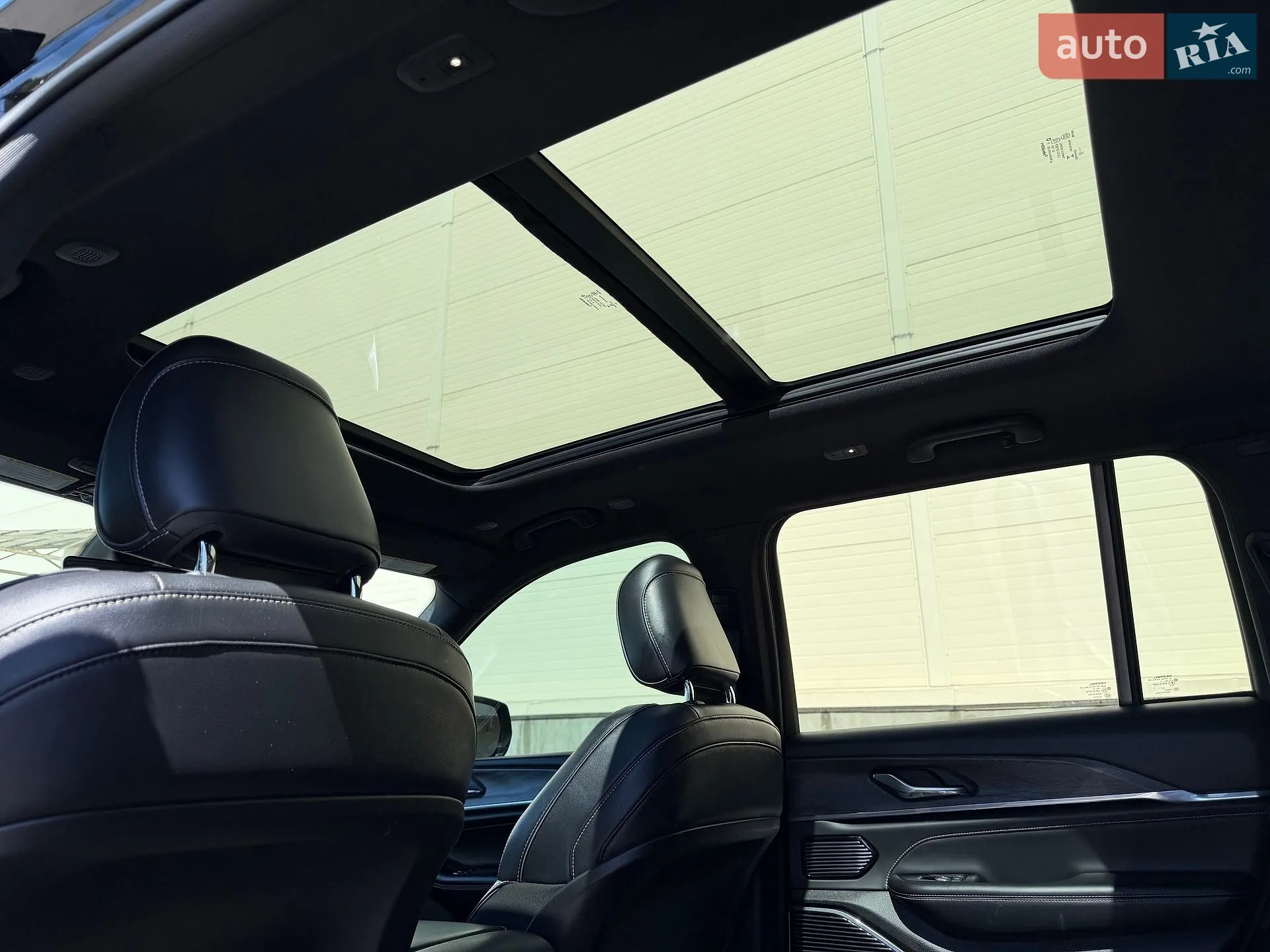 2022 Jeep Grand Cherokee - мініатюра 28
