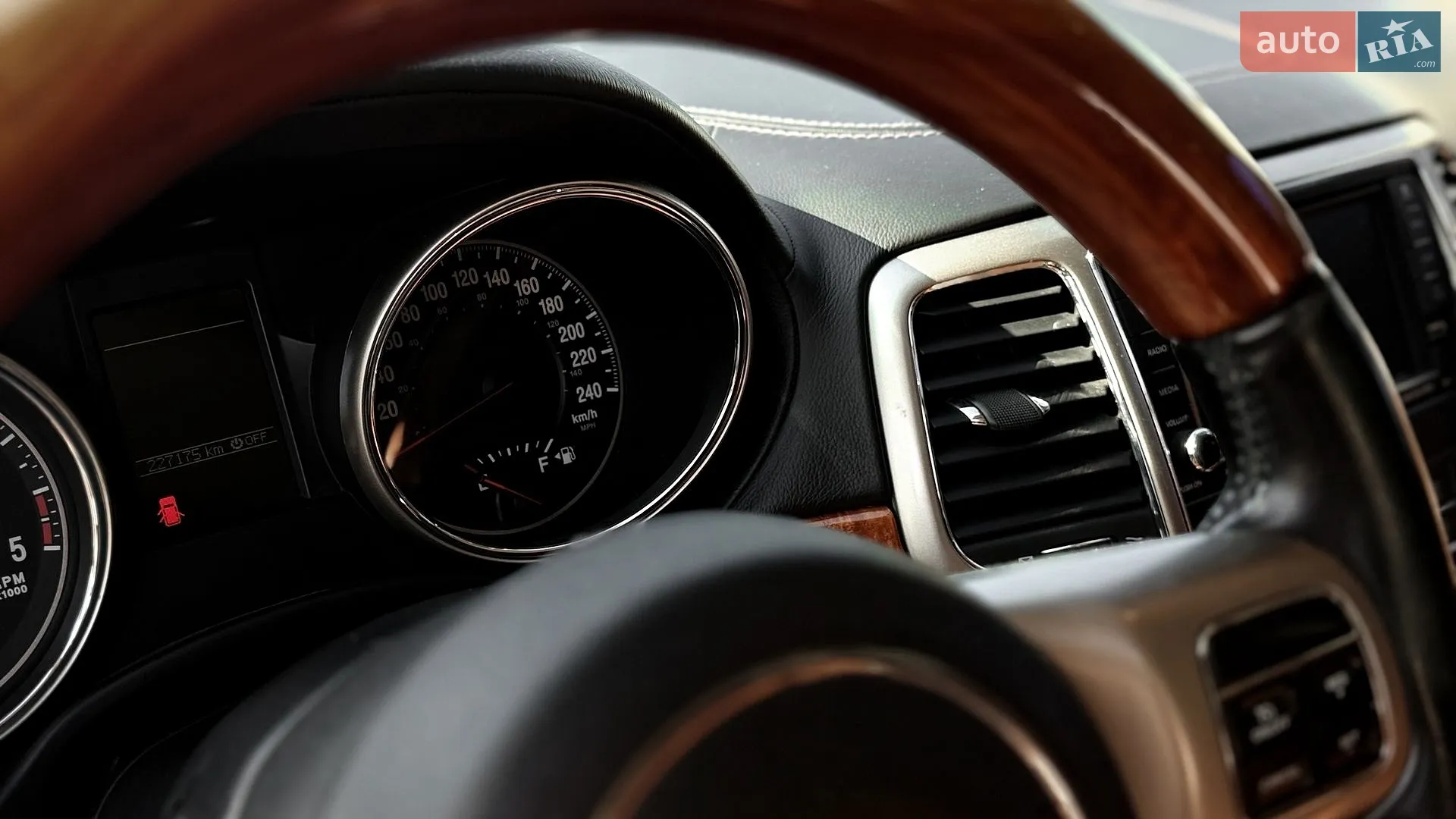 2012 Jeep Grand Cherokee - мініатюра 19