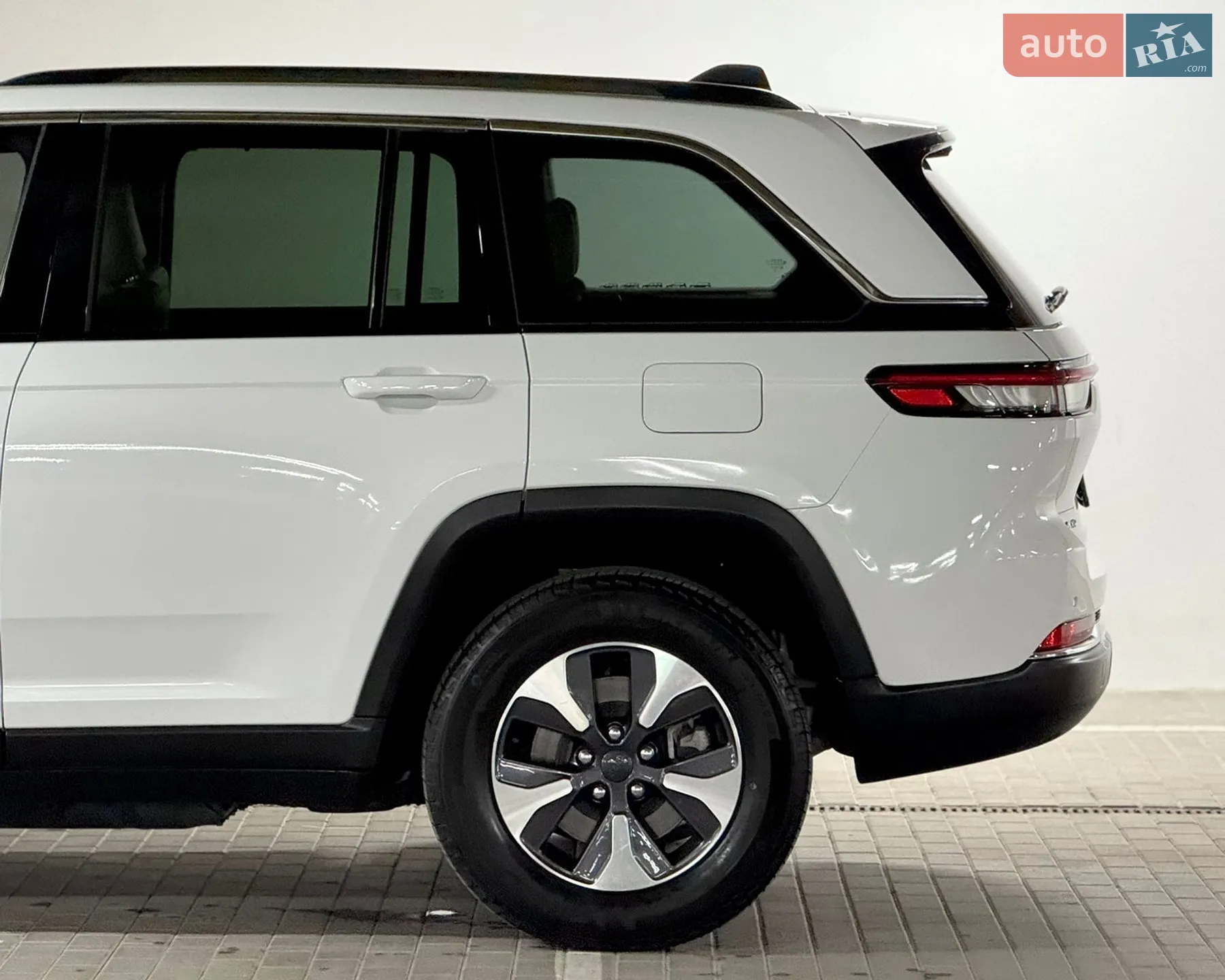 2022 Jeep Grand Cherokee - мініатюра 12