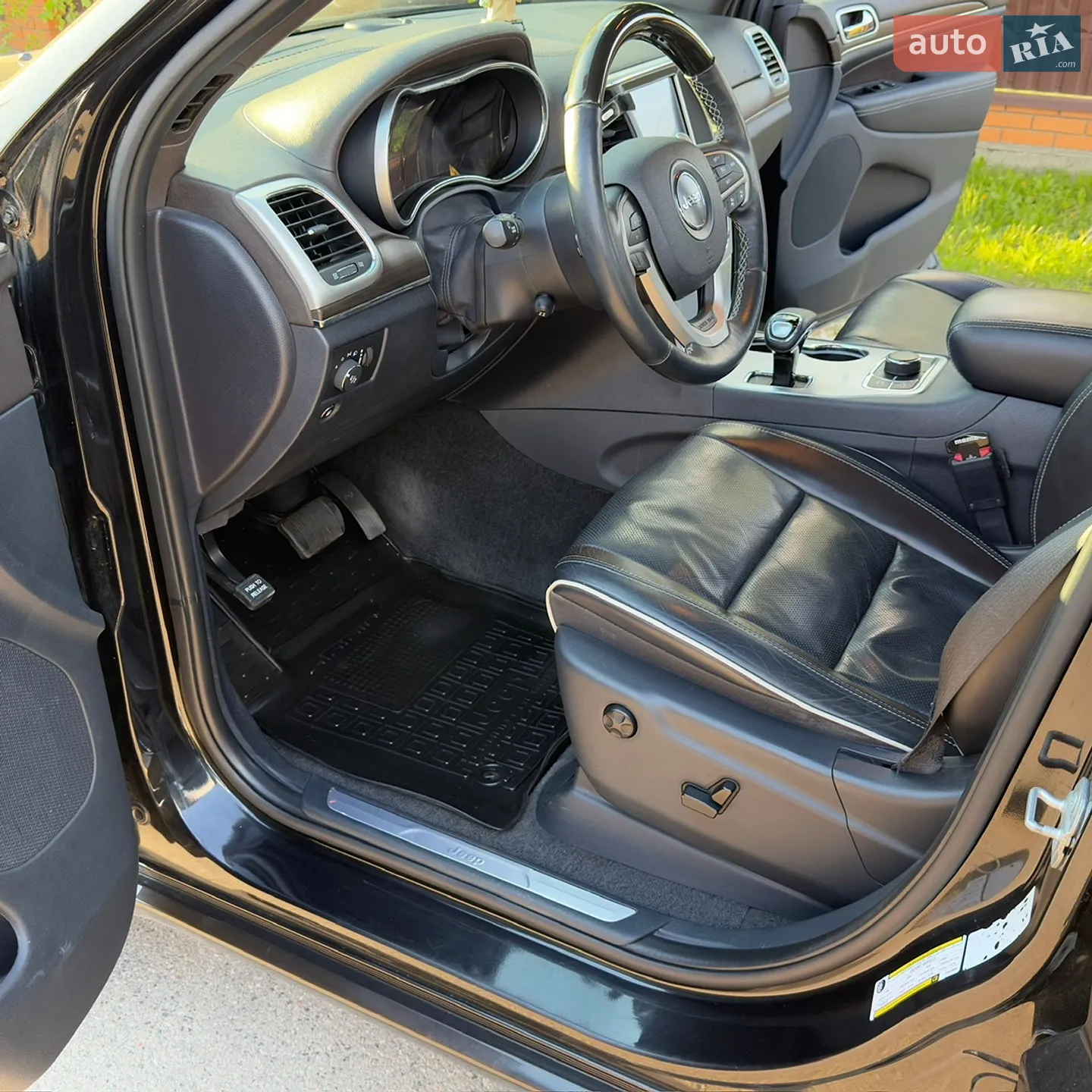 2015 Jeep Grand Cherokee - мініатюра 25