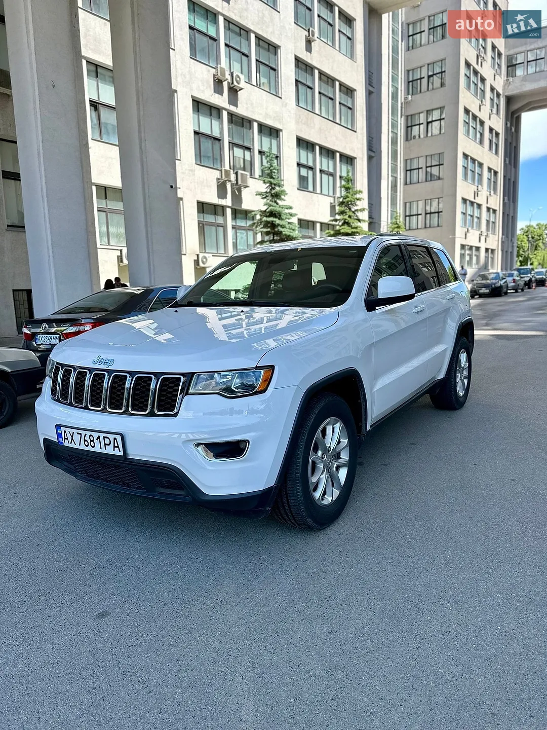 2019 Jeep Grand Cherokee - мініатюра 2