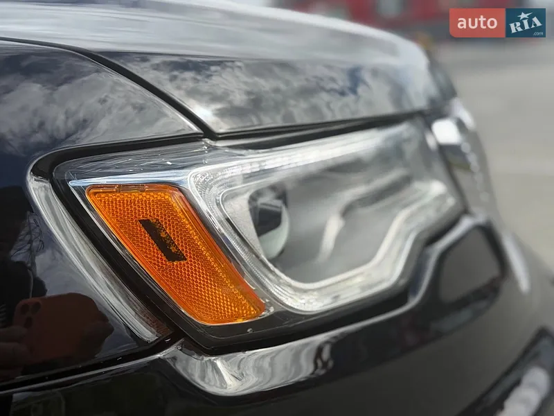 Jeep Grand Cherokee 2019 VIN 1C4RJFCG7LC134569 фото оголошення 3 з 121