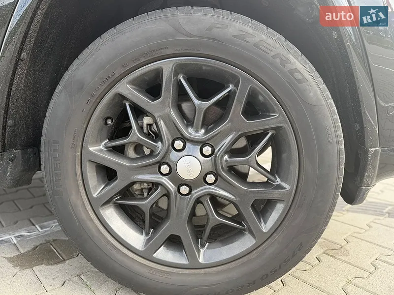 Jeep Grand Cherokee 2019 VIN 1C4RJFCG7LC134569 фото оголошення 12 з 121