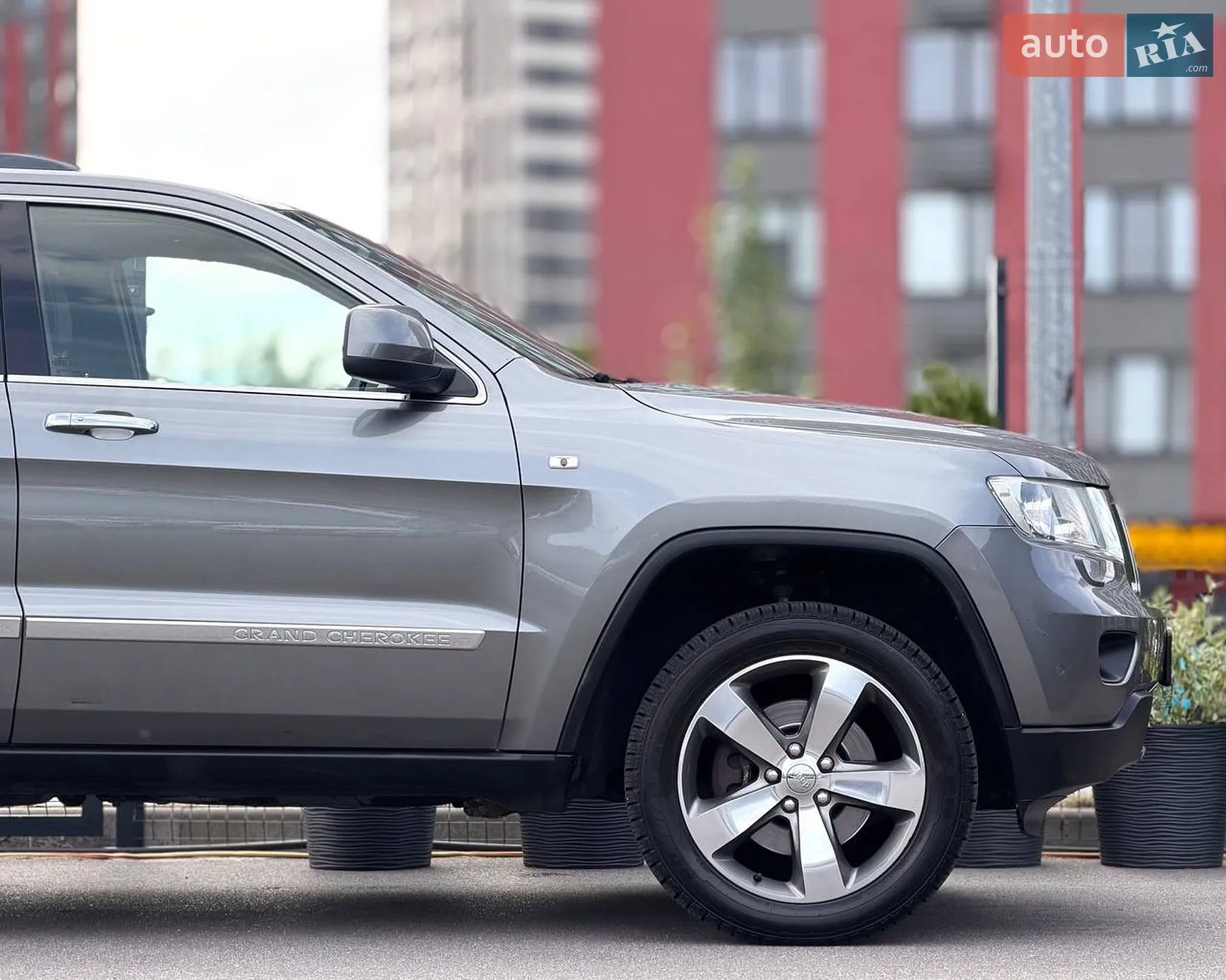 2011 Jeep Grand Cherokee - мініатюра 12