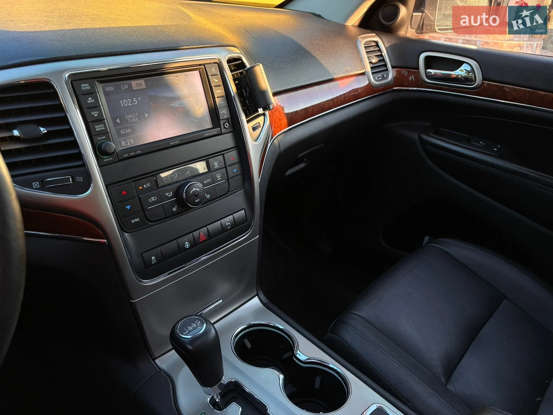 2012 Jeep Grand Cherokee - мініатюра 26