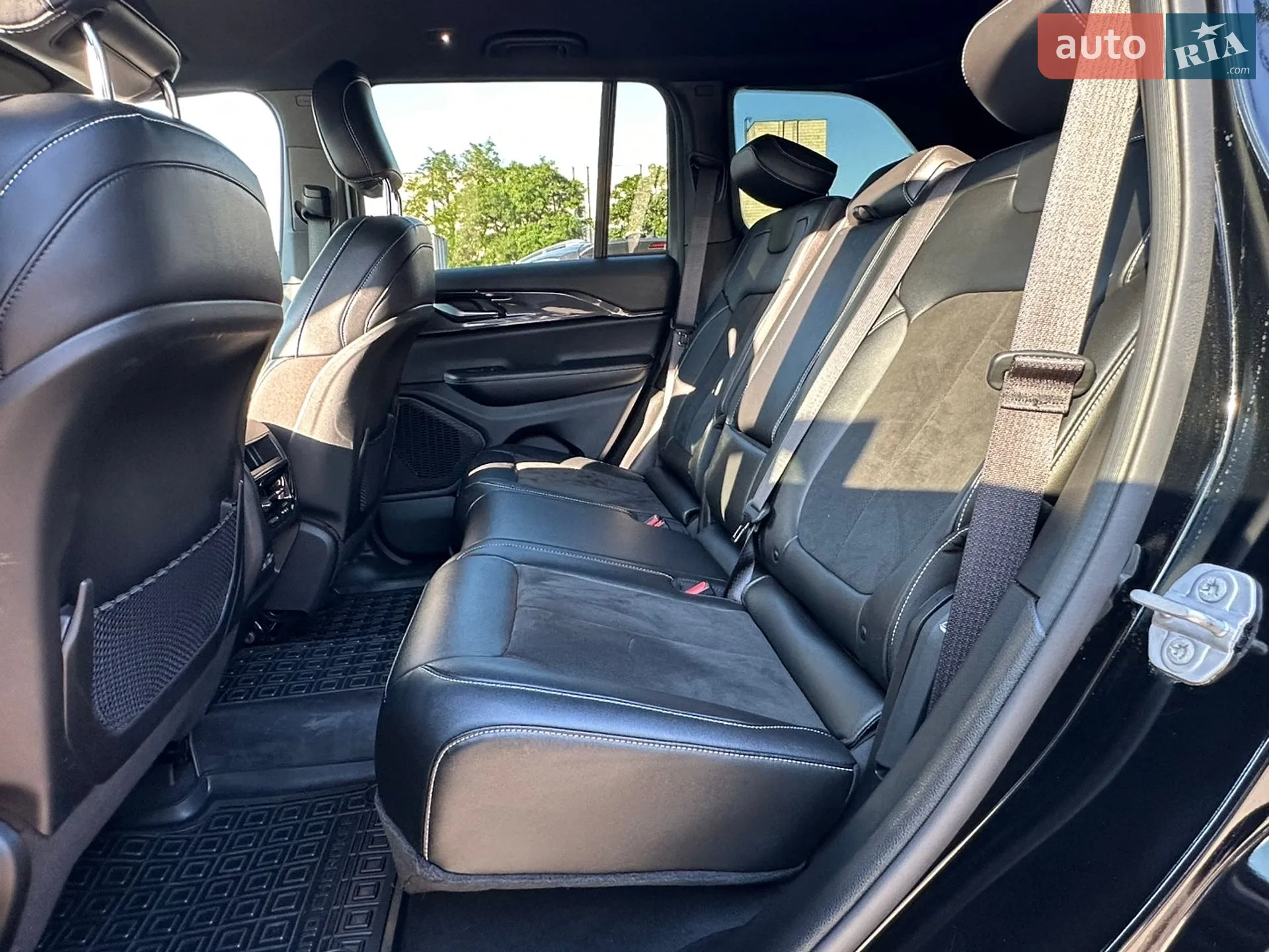 2022 Jeep Grand Cherokee - мініатюра 30