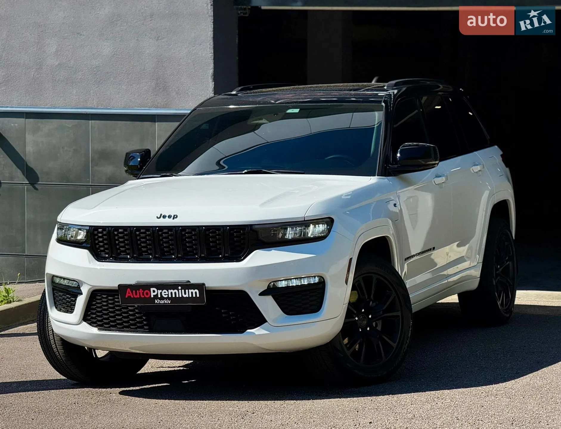 2022 Jeep Grand Cherokee - фото 1