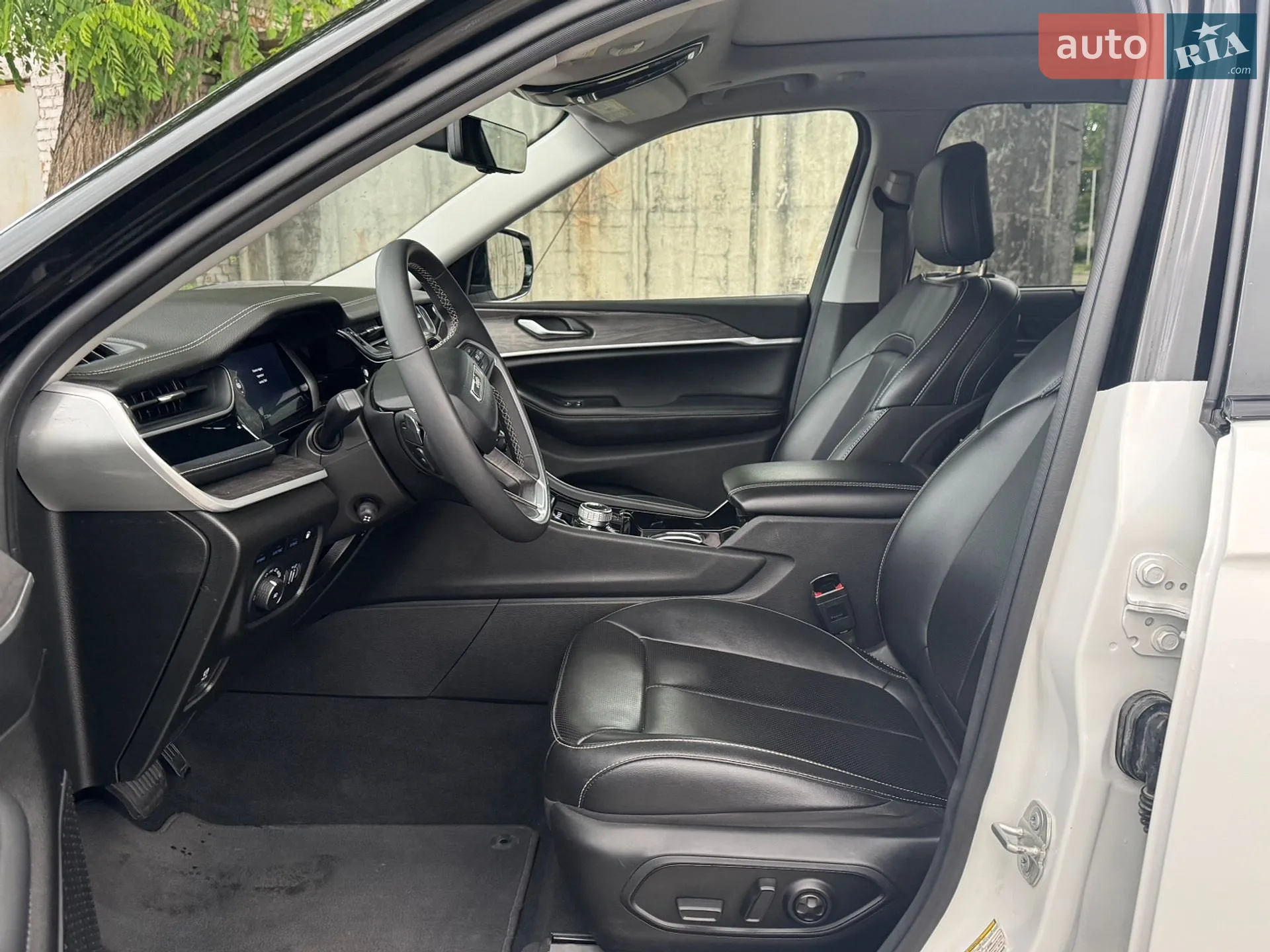 2023 Jeep Grand Cherokee - мініатюра 28