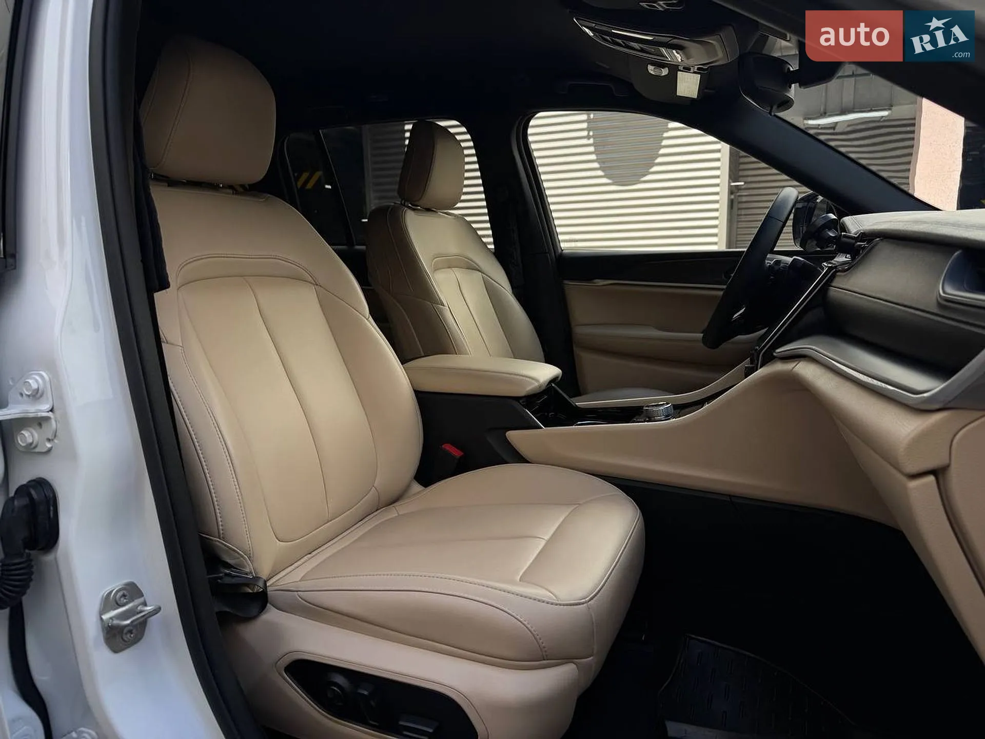 2023 Jeep Grand Cherokee - мініатюра 11