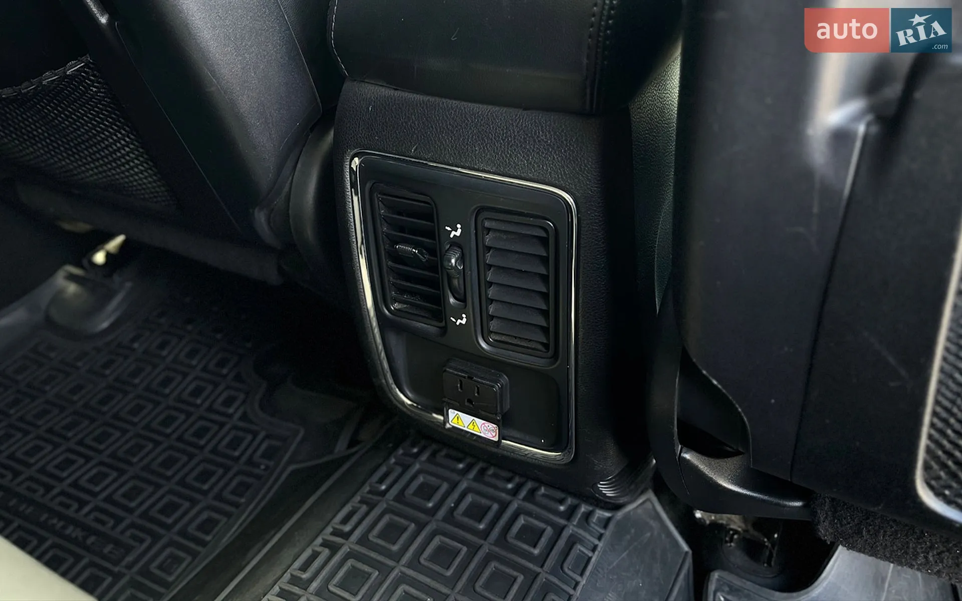 2012 Jeep Grand Cherokee - мініатюра 29