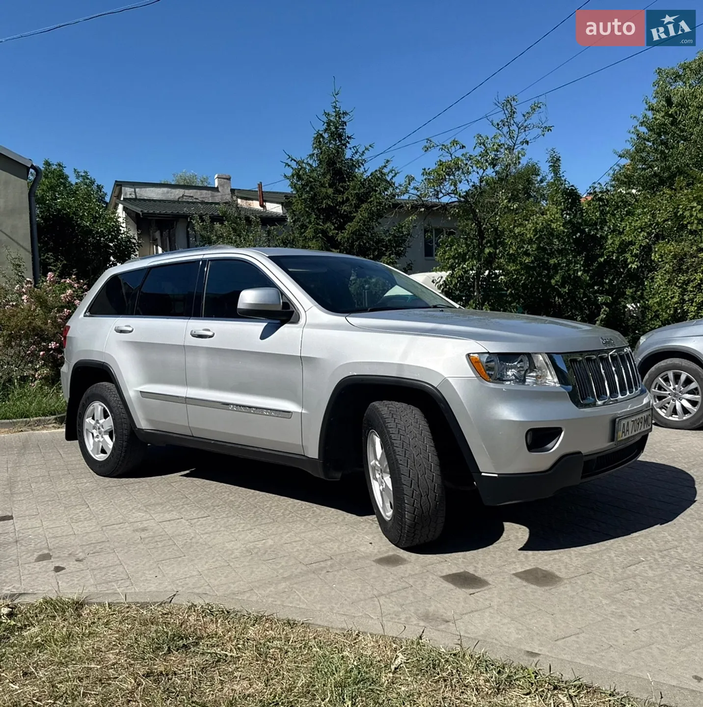 2011 Jeep Grand Cherokee - фото 1