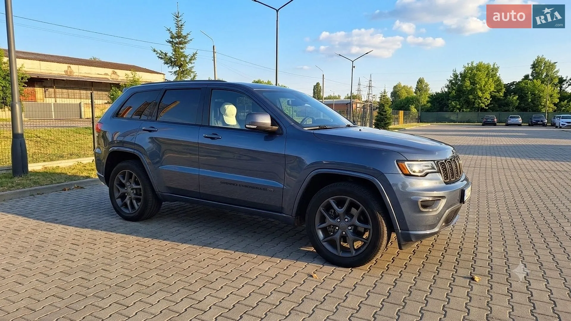 2020 Jeep Grand Cherokee - фото 1