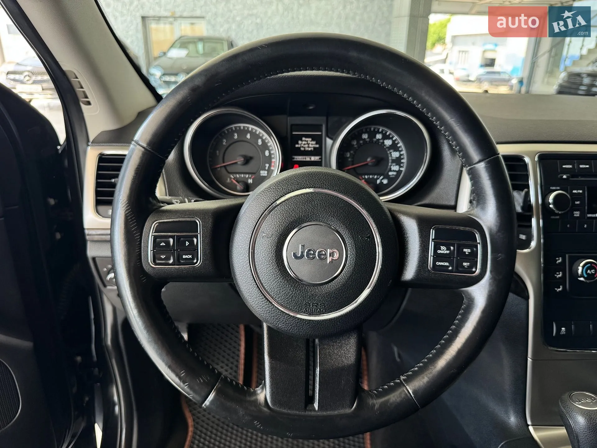 2010 Jeep Grand Cherokee - мініатюра 15